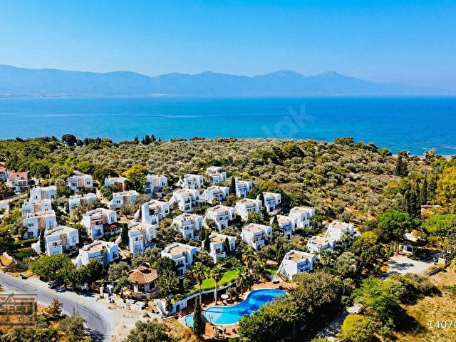 Kuşadası Kadınlar Denizinde 4+1 Havuzlu site içinde Villa - Görsel 12