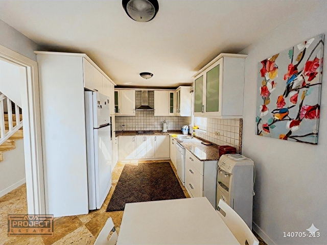 Kuşadası Kadınlar Denizinde 4+1 Havuzlu site içinde Villa - Görsel 19
