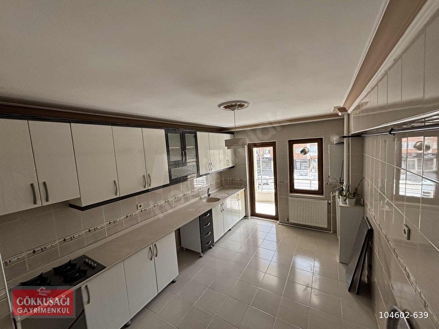 ÇOŞKUNLAR GÖBEGE 100 MT ANKARA BULVARINA CEPHE KİRALIK 3+1 NET