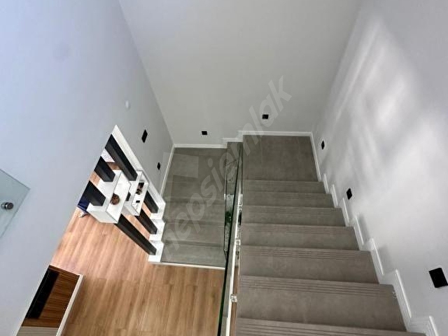 KUŞADASI AVM BÖLGESİNDE ULTRA LÜKS KİRALIK 4+1 MÜSTAKİL VİLLA - Görsel 13