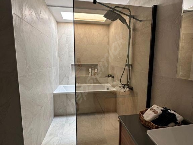 KUŞADASI AVM BÖLGESİNDE ULTRA LÜKS KİRALIK 4+1 MÜSTAKİL VİLLA - Görsel 12