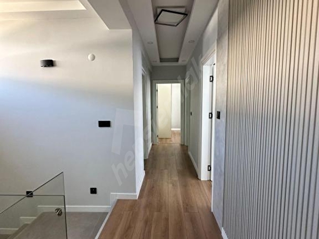 KUŞADASI AVM BÖLGESİNDE ULTRA LÜKS KİRALIK 4+1 MÜSTAKİL VİLLA - Görsel 25