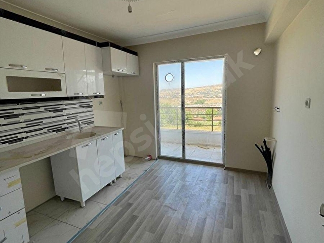 Altınköy Yakını Manzaralı,2.Kat Kiracılı Satılık Daire - Görsel 4