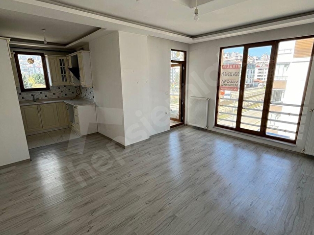 VALORA’dan KURUPELİT TRAMVAY DURAĞINA CEPHE KİRALIK 2+1 DAİRE - Görsel 7