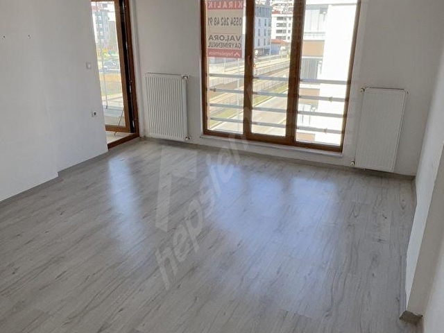 VALORA’dan KURUPELİT TRAMVAY DURAĞINA CEPHE KİRALIK 2+1 DAİRE - Görsel 9