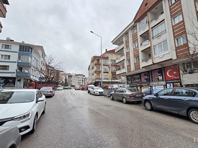 ETİMESGUT 30 AĞUSTOS CADDEDE 1.KAT 118m2 SATILIK 3+1 DAİRE - Görsel 2