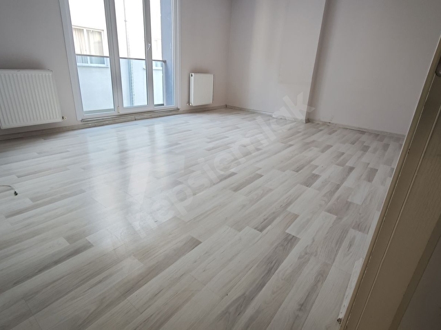 SULTANBEYLİ ADİL MAH.DE DİŞ HASTANESİ YANI 2+1 85M2 ARAKAT DAİRE
