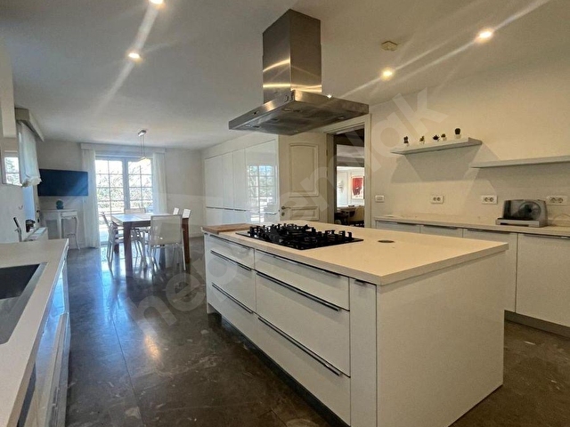 Beykoz Konaklarında Yenilenmiş İyi Konumda Satılık Villa - Görsel 7