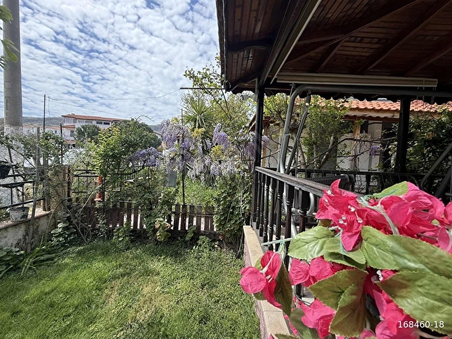 YENİFOÇA MERKEZDE 4+1 SATILIK TRIBLEX