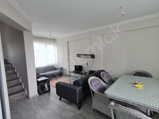HAVUZLU SİTE İÇERİSİNDE SATILIK TERASLI TRIBLEX YAZLIK - Görsel 8
