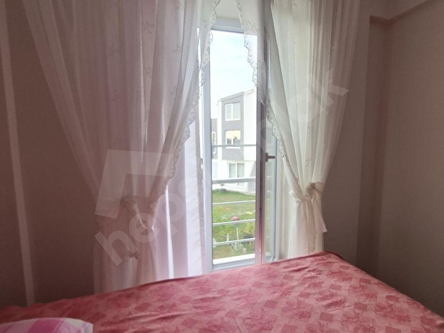 HAVUZLU SİTE İÇERİSİNDE SATILIK TERASLI TRIBLEX YAZLIK - Görsel 18