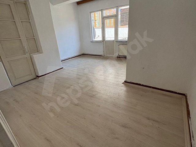 Zonguldak Çarşı Merkezde Kiralık 2+1 Daire - Görsel 2