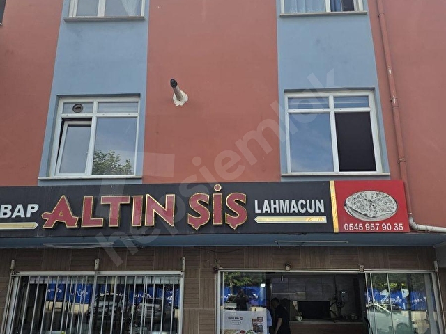 ROTADAN SULTANBEYLİ GÜLHANE CADDESİNDE KOMPLE SATILIK BİNA....