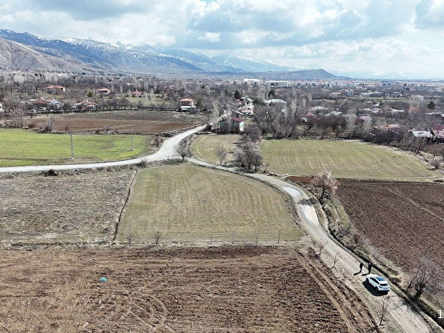 REHBER EMLAKTAN KEKLİKKAYASINDA 1343 M2 ARSA ERZİNCAN MANZARALI - Görsel 8