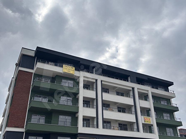 ŞEHİR HASTANESİ KARŞISIN’da SATILIK 2+1 ARAKAT DAİRE