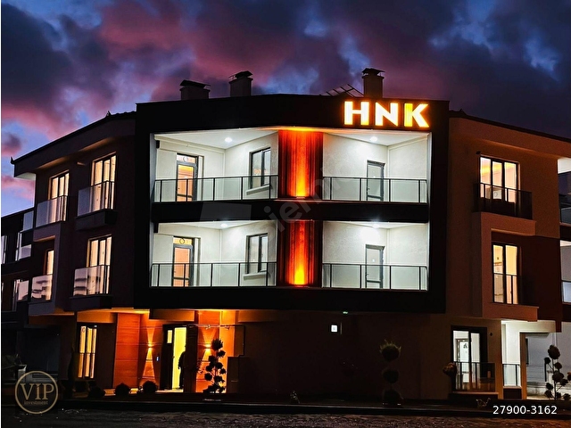 ESENBOĞA MERKEZDE ULTRA LÜX YAPILI BALKONLU 1+1 SATILIK DAİRE - Görsel 2