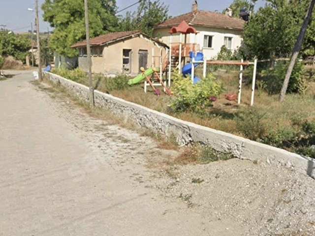 KOZZA GAYRİMENKUL ‘DEN BİLECİK YENIPAZAR CAFERLER KÖYÜNDE 396 m2 KÖY İÇİ İMARLI DATILIK BAHÇE - Görsel 4