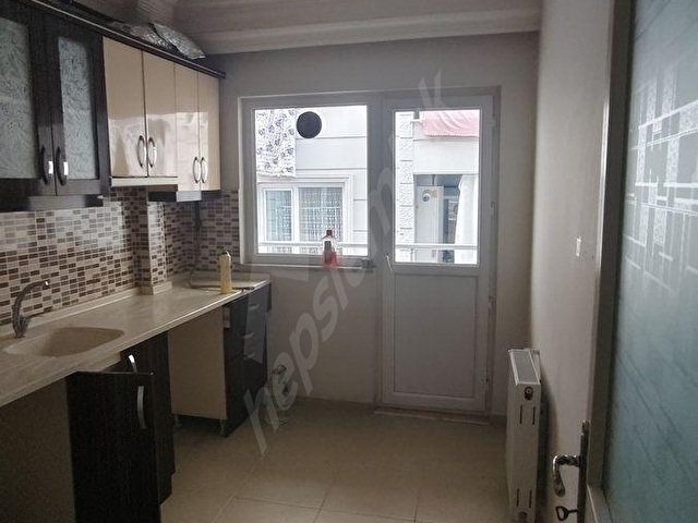 AKCABURGAZ okul yanı kiralık 2+1 daire - Görsel 3