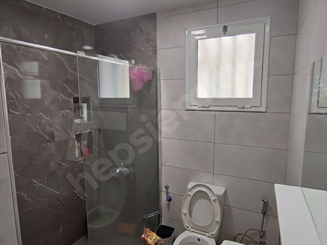 KUZEY KIBRISTA MAĞUSA TUZLA BÖLGESİNDE DAÜ VE GLABSİDESE YAKIN YATIRIMLIK 2+1 ACİL SATILIK DAİRE!! - Görsel 7
