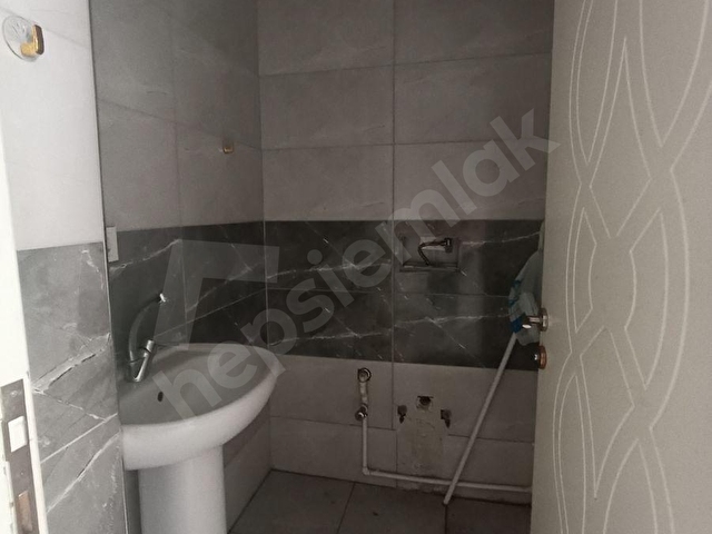 Merkezde 140 m² Dükkan + 70 m² Depo | Bahçeli | Krediye Uygun - Görsel 12