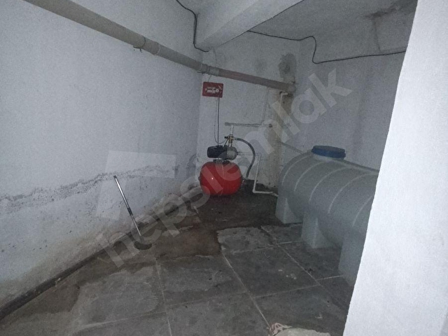 Merkezde 140 m² Dükkan + 70 m² Depo | Bahçeli | Krediye Uygun - Görsel 10