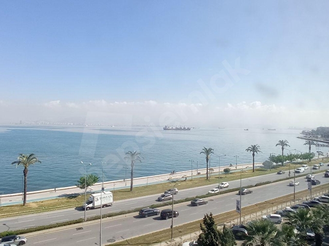 güzelyalı merkezde son kat  3 cepheli yalı dairesi