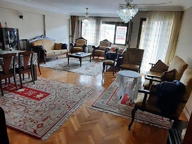 Mehmet Ali Akman Mahallesi İnönü Caddesinde Geniş Metrajlı Ebeveyn Banyolu