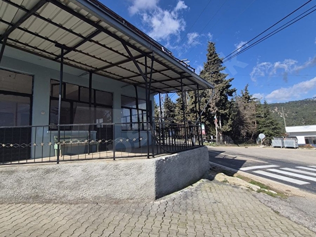 Akarca emlak satılık yayla evi ile dükkan acil - Görsel 4