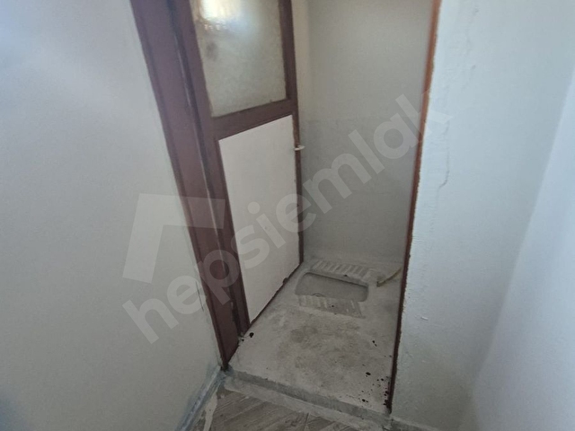Akarca emlak satılık yayla evi ile dükkan acil - Görsel 12