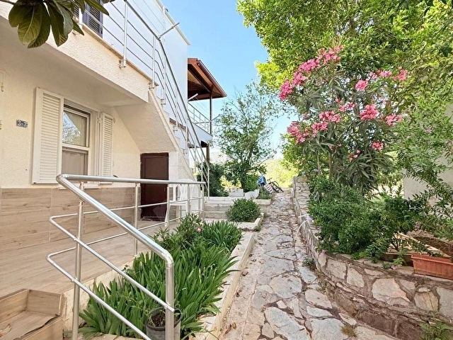 DATÇA KARAİNCİR TATİL SİTESİNDE SATILIK 1+1 BAHÇE KATI YAZLIK - Görsel 12