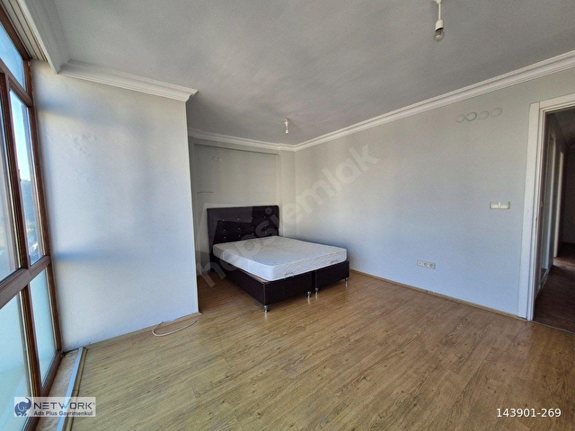 Kuşadası Cumhuriyette Merkezi Konumda 90 m² 2+1 Satılık Fırsat Daire! - Görsel 4