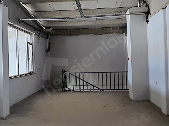 TANIDIK EMLAKÇIDAN NASKOPDA 2 ADET YAN YANA 760 m² DÜKKAN - Görsel 18