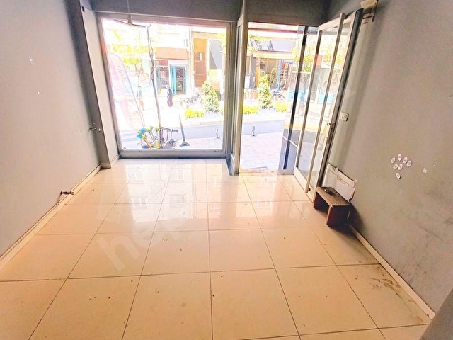 Cadde Üstü,  Giriş,  60m²,  Doğalgazlı,  Mutfaklı,  Wcli,  Bahçeli, Kiralık Dükkan & Mağaza - Görsel 4