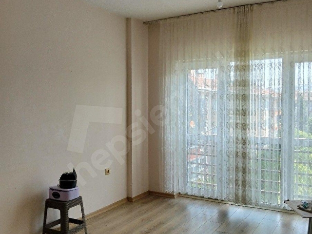 TOKİde İçi Yenilenmiş 2+1 Kiralık Son Kat - Görsel 5