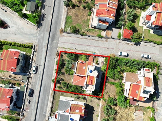 Villakentte 525 m2 Arsa İçinde Deniz Manzaralı Köşe Villa - Görsel 3