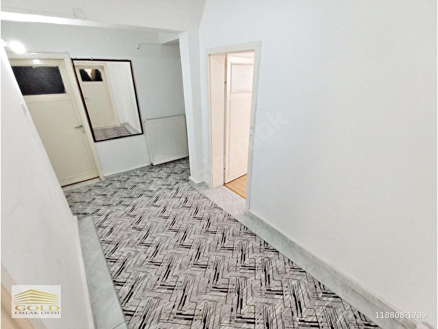 ŞEHRİN MERKEZİNDE ANA CADDE ÜSTÜ MANZARALI KİLERLİ YAPILI GENİŞ DAİRE - Görsel 25