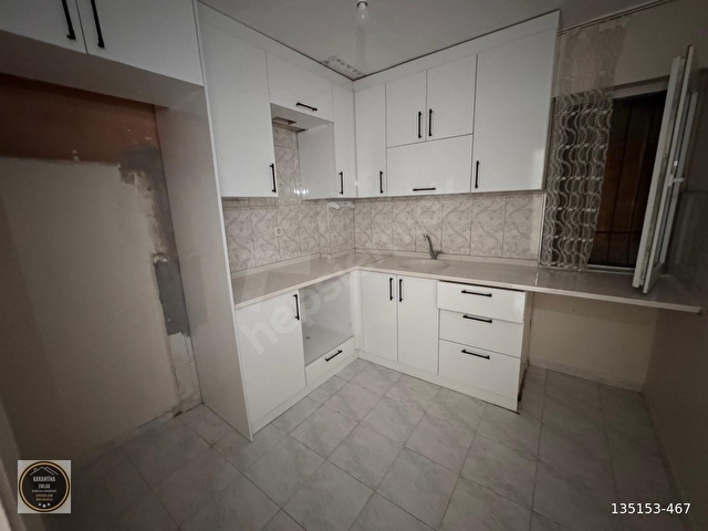 3+1 Tınaztepe Mahallesinde Tadilatlı Otoparklı Satılık Daire - Görsel 7