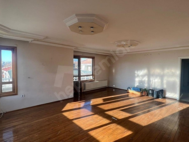 AYDINLIKEVLERDE ALTINPARKA YAKIN DUBLEKS 5+1 SATILIK DAİRE