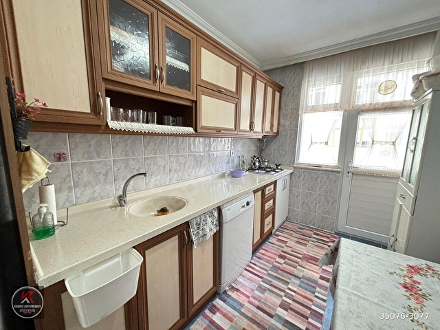 KARDEŞ TEN | ŞEHİR MERKEZİNDE DENİZ MANZARALI 3+1 SATILIK DAİRE - Görsel 2