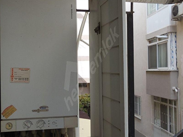 EGE EMLAKTAN KÜÇÜKPARK TAKSİ DURAĞI YAKINIİ 3+1 DOĞALGAZ KOMBİ ISITMALI DAİRE - Görsel 17
