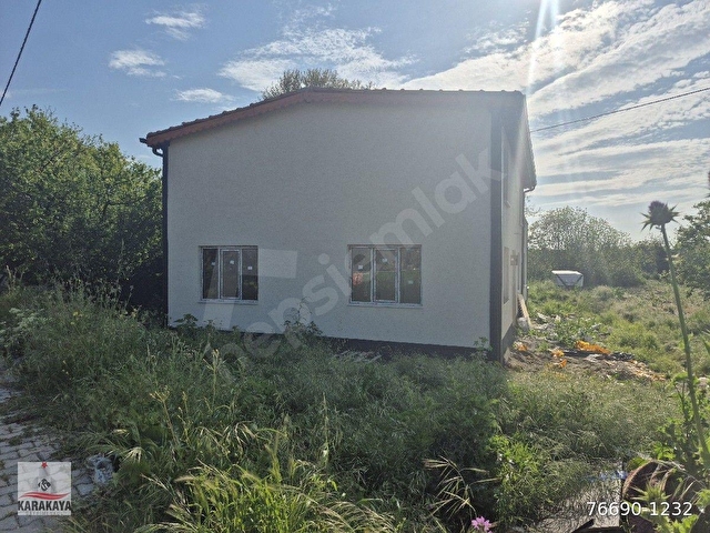İZNİKİN ÇİÇEKLİ KÖYÜNDE ANAYOLA YAKIN HESAPLI MÜSTAKİL İKİ KATLI BİNA SATILIK. - Görsel 2