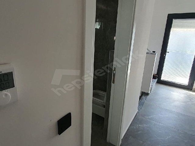 URLA İSKELE KUM PLAJINDA DENİZE SIFIR TAM MÜSTAKİL YENİ VİLLA - Görsel 15