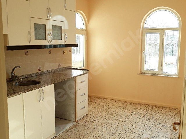Silifke Taşucu mahallesinde 3+1 daire Sahile yakın