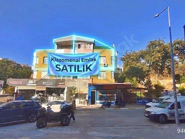 Urla Çarşıda Satılık Çatı Dubleksi Daire, 4+2, Kısmen Eşyalı