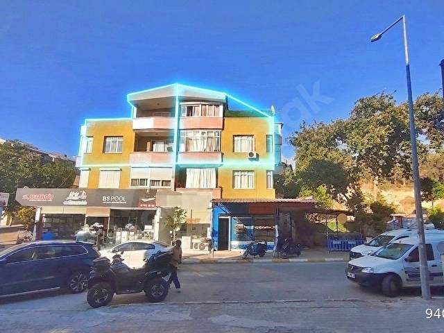 Urla Çarşıda Satılık Çatı Dubleksi Daire, 4+2, Kısmen Eşyalı - Görsel 2