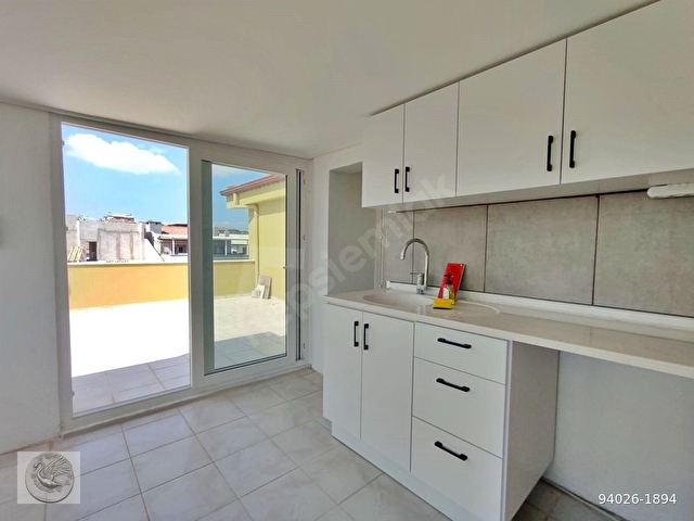 Urla Çarşıda Satılık Çatı Dubleksi Daire, 4+2, Kısmen Eşyalı - Görsel 26