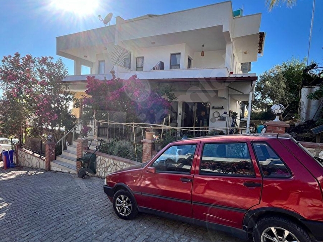 Kuşadas Satılık Site İçinde Tripleks Villa