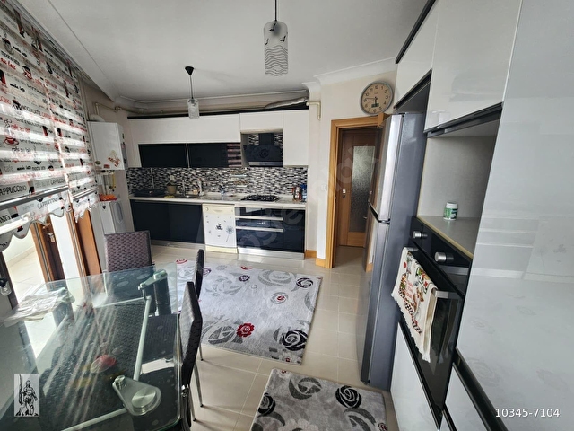 Y.BULVARINDA MERKEZİ KONUM ANKARA MANZARALI FUL EŞYALI ASANSÖRLÜ GENİŞ 4+1 KİRALIK