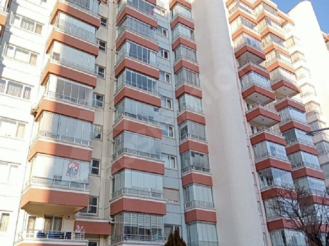SELÇUKLU ŞEKER MAH ŞEFİKCAN CADDESİNDE SATILIK DAİRE 3+1ARAKAT BAKIMLI SİTE SAHRA EMLAK KONYA - Görsel 11