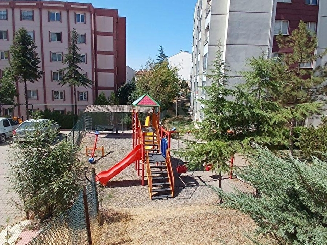 BATIKENT BATI SİTESİ MAH. SEYMEN 90 SİTESİ ARA KAT SATILIK 3+1 - Görsel 3